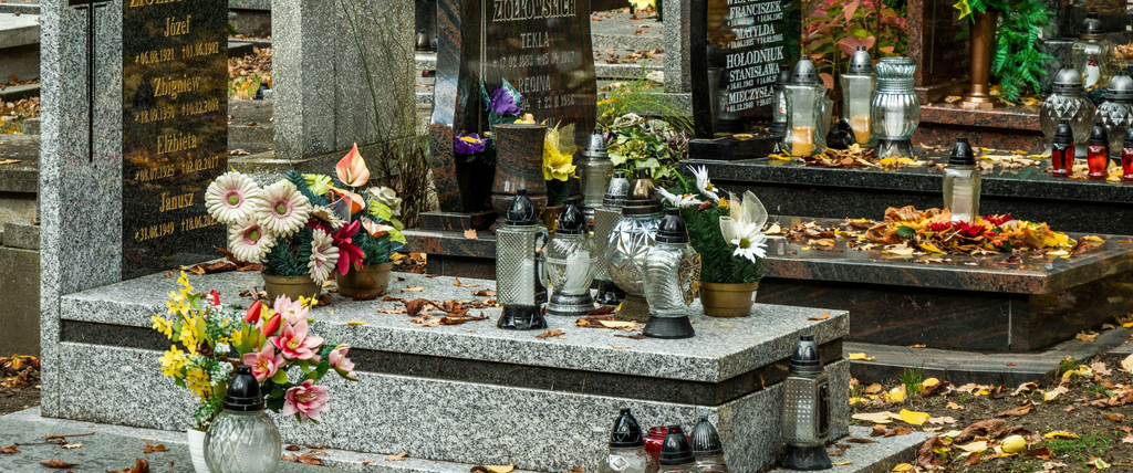 Quelles fleurs mettre sur une tombe