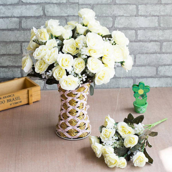 Bouquet Rose Blanche Artificielle | Royaume Éternel