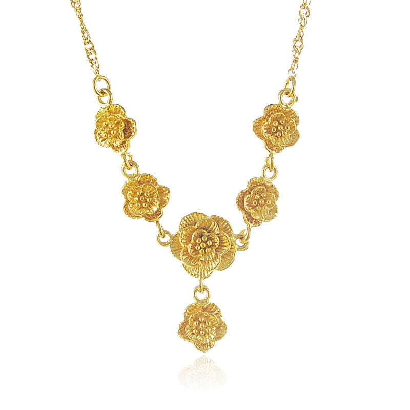 collier avec rose en or