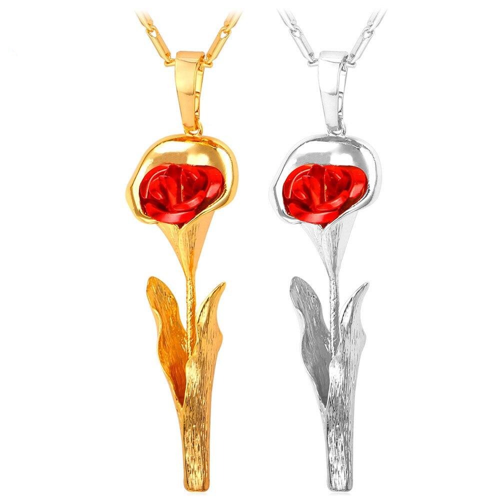 collier avec une rose rouge