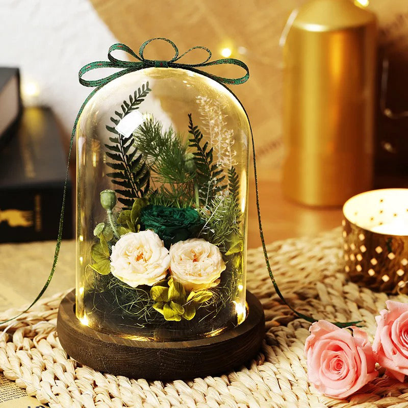 rose eternelle en verre sous cloche jaune